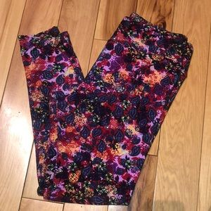 LuLaRoe Tall & Curvy leggings